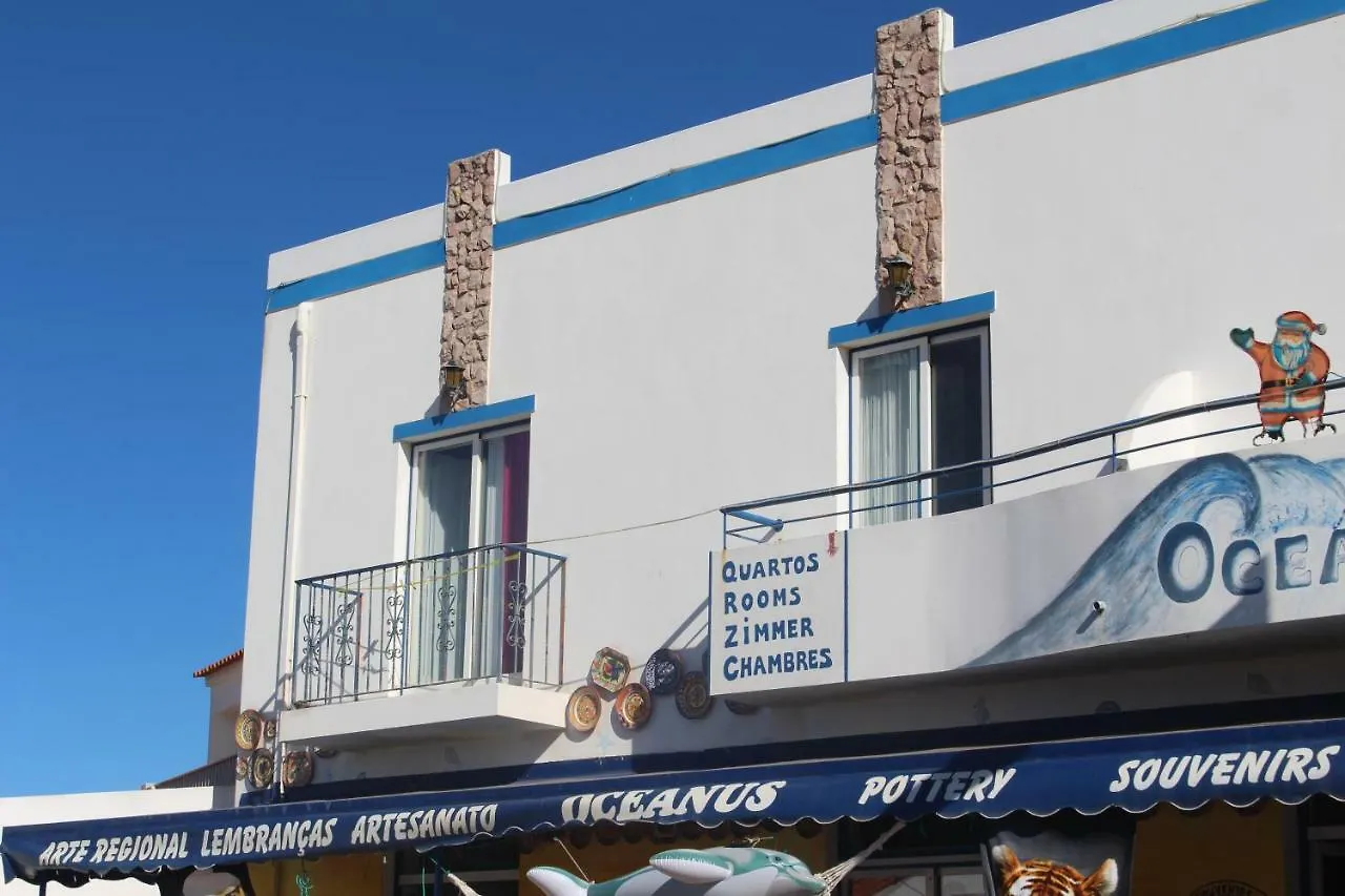 Oceanus Room With Private Kitchen, Bathroom And Terrace 300M From The Beach Sagres Alloggio in famiglia
